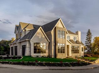 2920 SW Toronto Cres NW, Calgary, AB T2N3W2