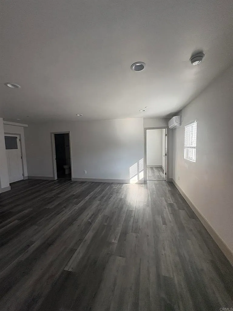 Building Photo - 1417 Grove Ave #5