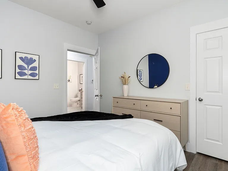 624 McKenna Cir — Photo 13