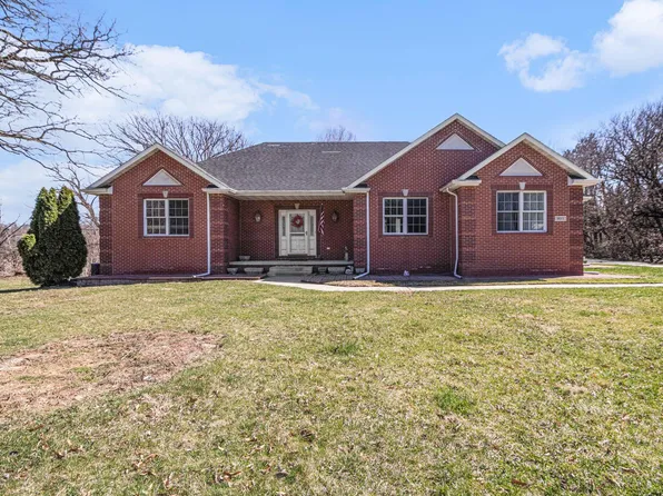 9011 Park Valley Ct, Hobart, IN 46342