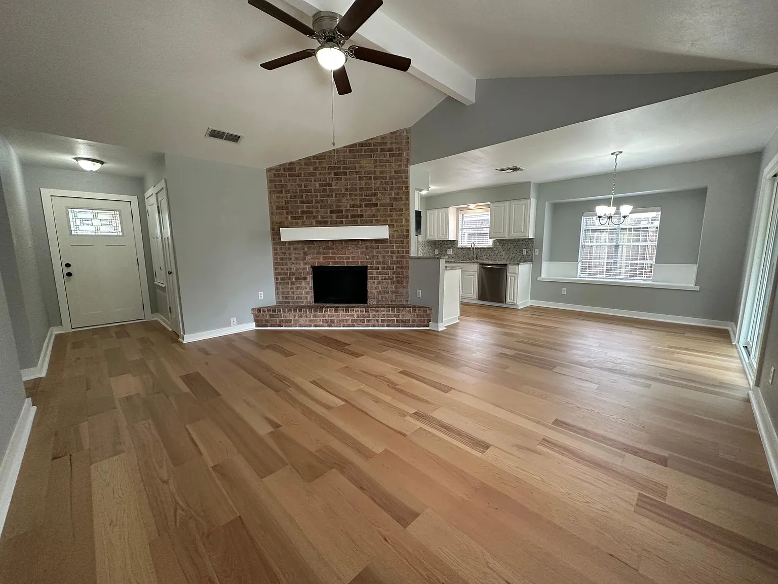3 bed, 1313 sqft, $1,900 — Photo 4