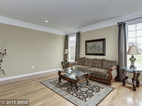 5th image of 2201 Spirit Ct NE