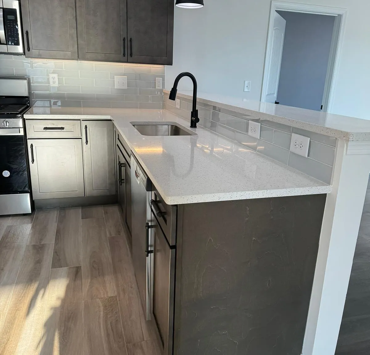 2 bed, 1353 sqft, $2,895 — Photo 2