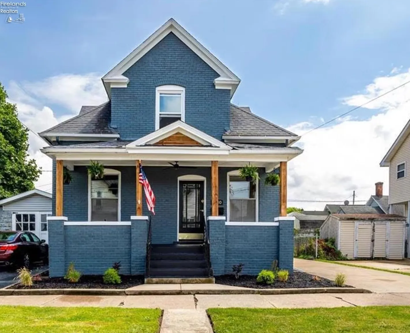 1010 Tyler St photo 1