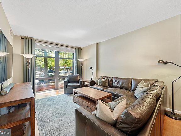 2nd image of 1021 N Garfield St APT 139