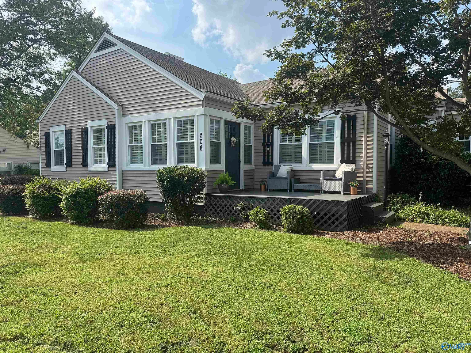 3 bed, 2.0 bath, 1830 sqft, $2,595 — Photo 1