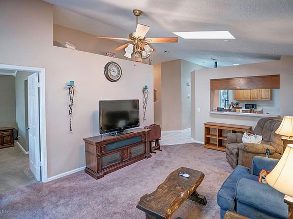 4th image of 8803 Townsquare Dr S