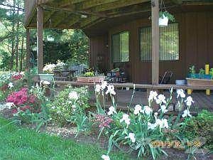 deck bottom flowers