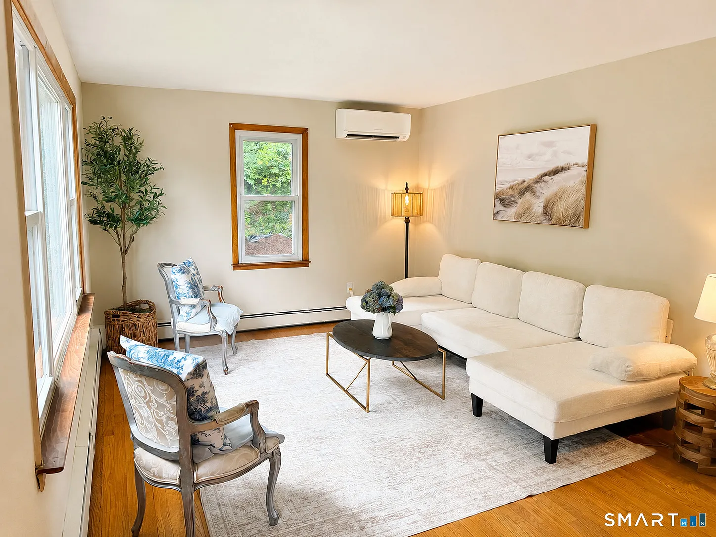 3 bed, 1.5 bath, 1075 sqft, $4,100 — Photo 2