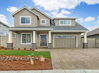 453 Limestone Ln, Medford, OR