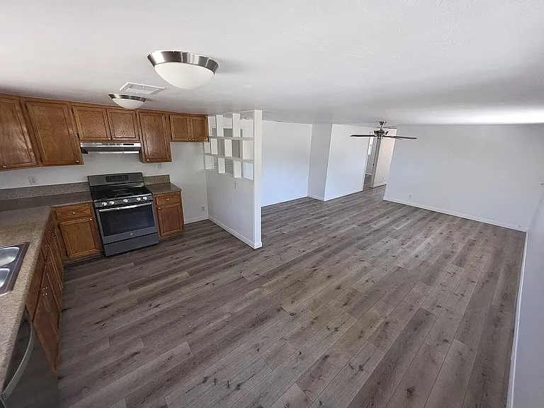 8263 Linden Rd — Photo 18