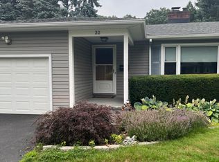 32 Wyndham Rd, Rochester, NY 14612