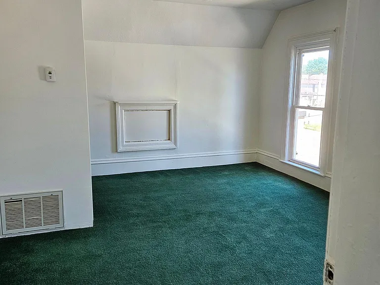 108 E Exchange St #1 — Photo 2