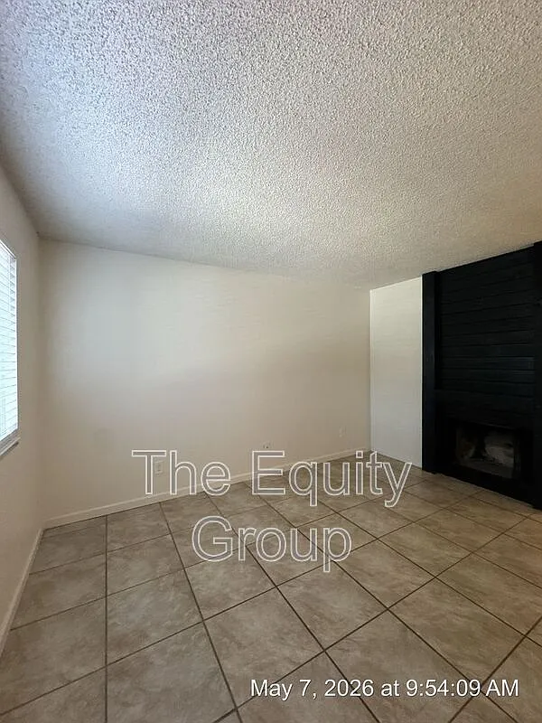 Building Photo - 806 Monarch Cir #1
