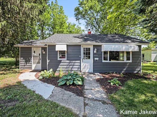 1012 Masonic Ave, Belding, MI 48809