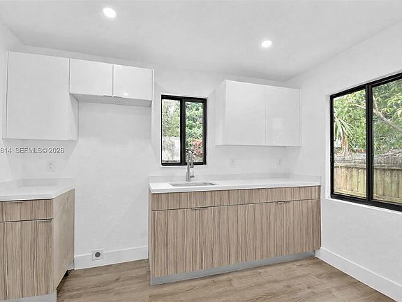 3rd image of 2919 NW 92nd St #R