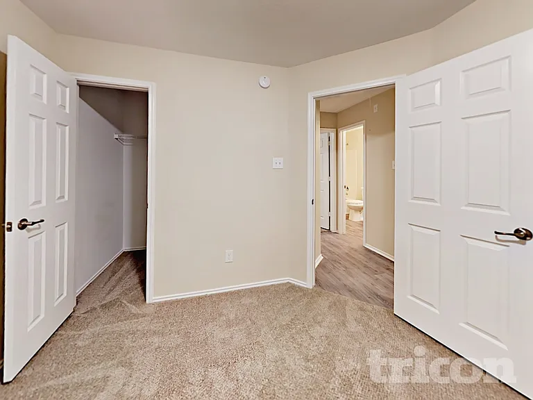 10338 Whisper Bluff Dr — Photo 21