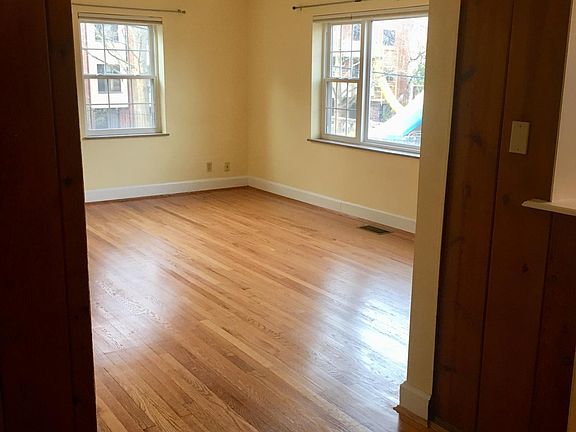 Living room - view 2