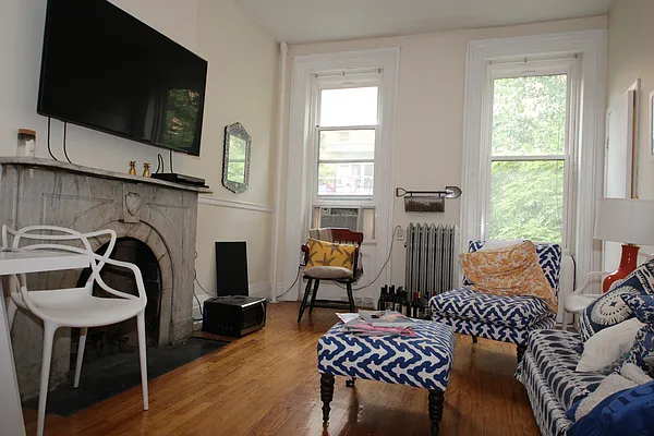 Rented by Bien Realty Ltd | media 55