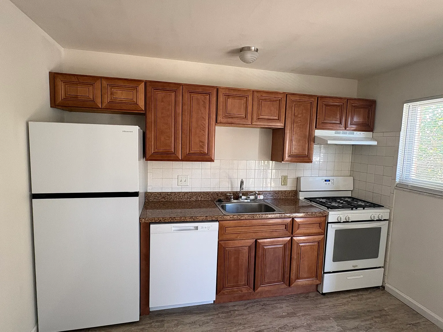 2 bed, 800 sqft, $950 — Photo 1