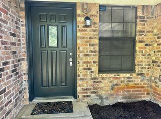811 Cullum Ct, Hurst, TX 76053