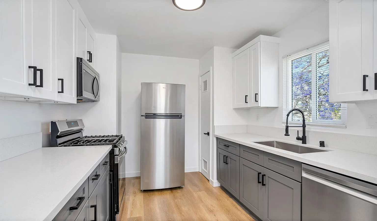 2 bed, 1.0 bath, 840 sqft, $2,595 — Photo 2