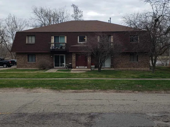 150 S Lincoln Ave, Carpentersville, IL 60110