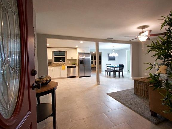 4th image of 207 Orange Dr