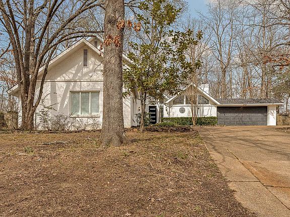3rd image of 2108 Paula Dr