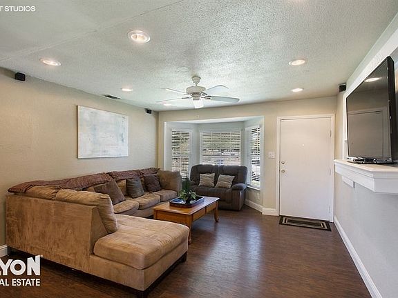 3rd image of 7221 Maxwell Ct
