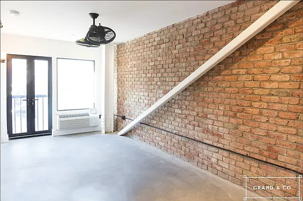 Rented by Grand & Co. | media 5
