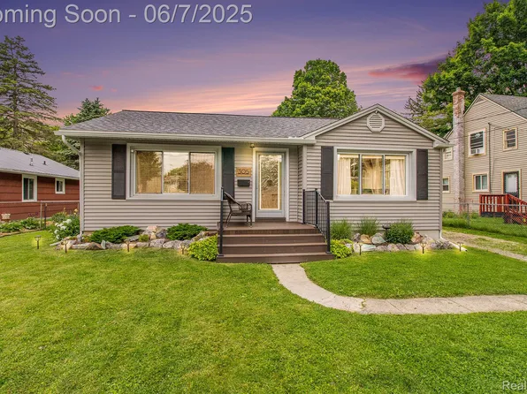 305 Garland St, Davison, MI 48423