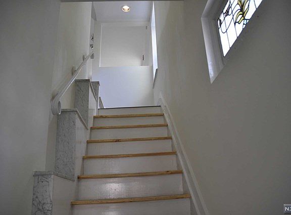 5th image of 58 Crescent Ave Floor 2