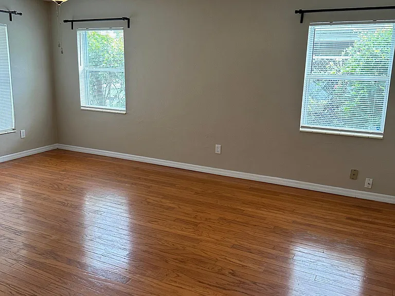 214 N Gomez Ave — Photo 14