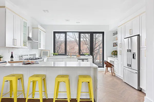 Sold by Compass | media 20