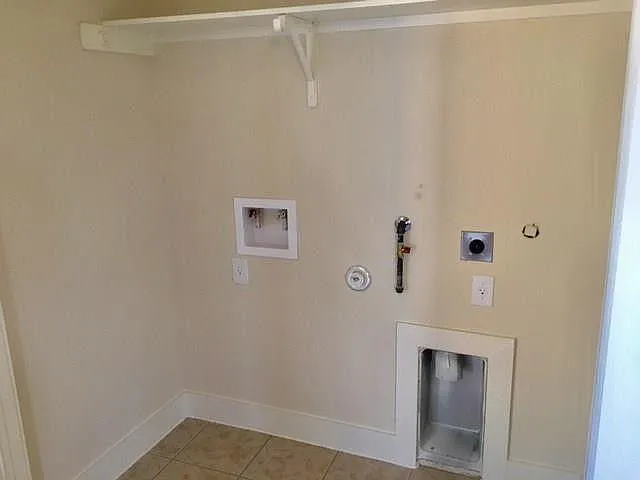 2213 Katy Ln #D — Photo 11