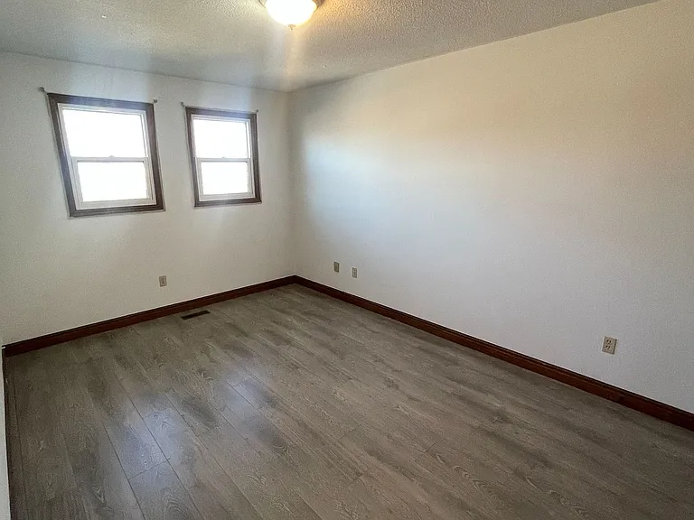 60 Normandy Cres #MAIN — Photo 14