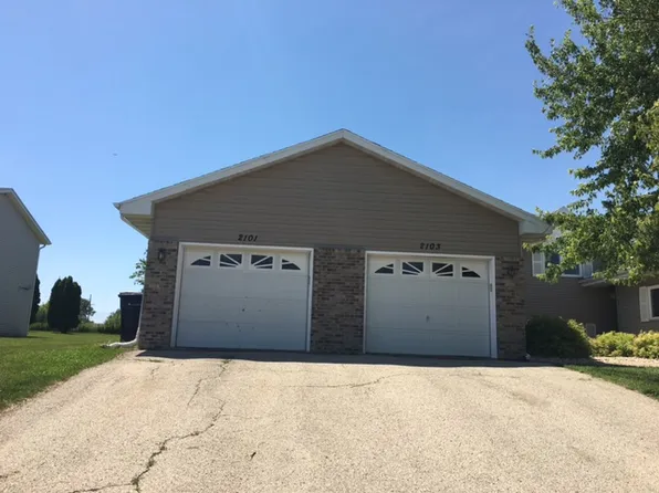 2101 Green Valley Dr, Janesville, WI 53546