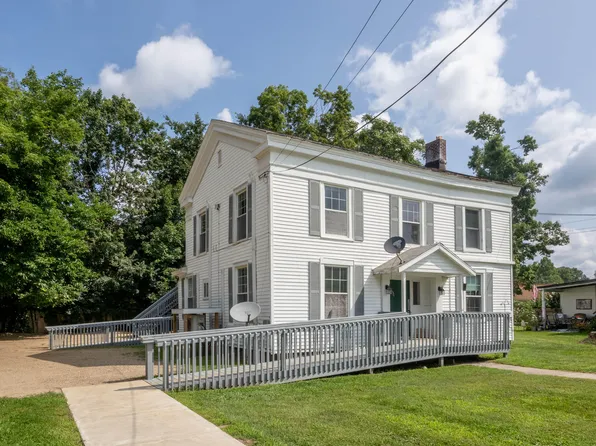 621 Oak St, Paw Paw, MI 49079