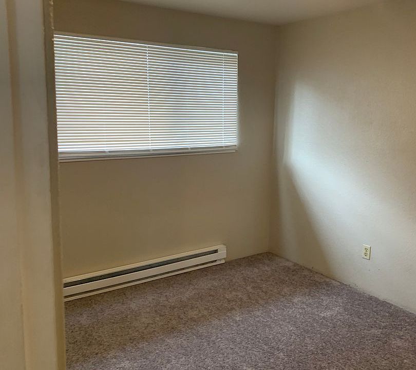 Fairview Apartments - 610 9th Ave SW Puyallup WA | Zillow