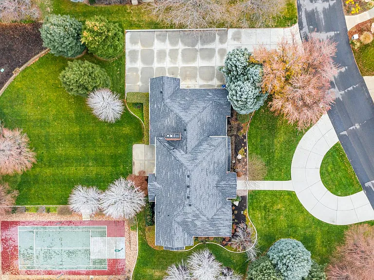 8 E Fawn Grove Ln — Photo 9