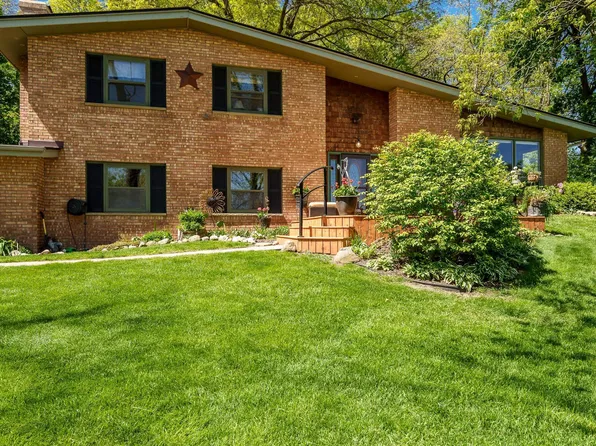 12451 Chuckanut Dr, Roscoe, IL 61073