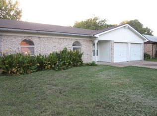 617 Saddle Rd, White Settlement, TX 76108