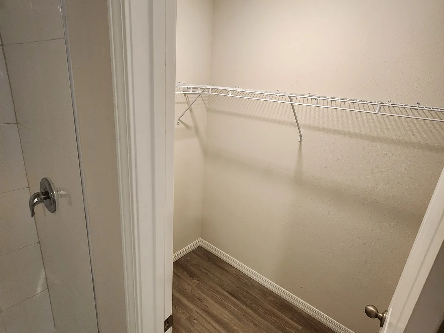 2 bed, 1001 sqft, $1,150 — Photo 3