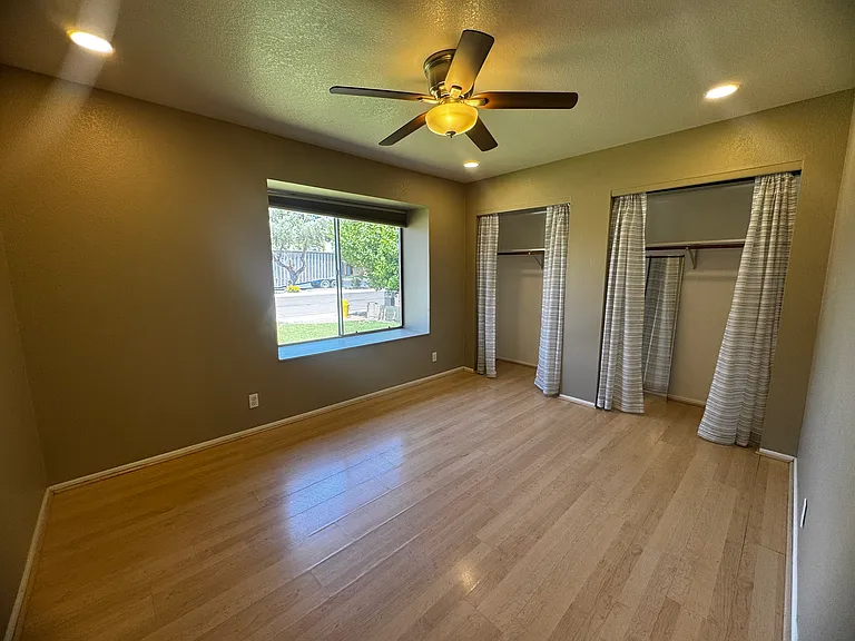 1235 W 12th Pl — Photo 12