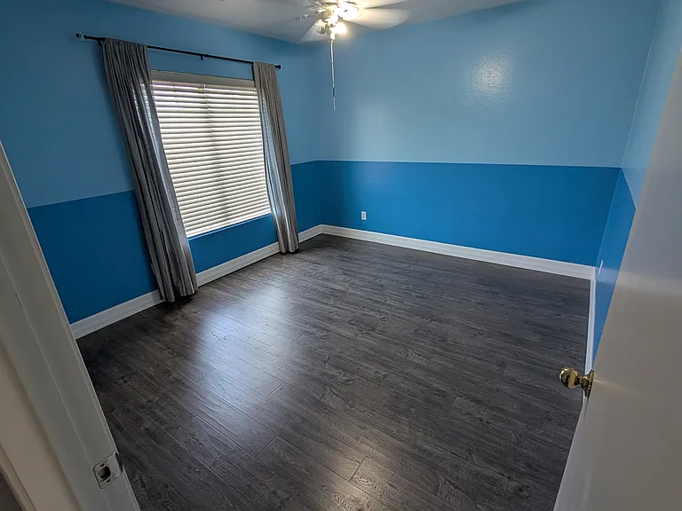 1831 S 105th Dr — Photo 20