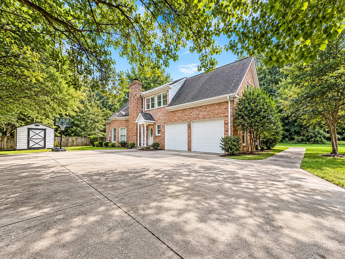 3 bed, 4.5 bath, 4200 sqft, $2,950 — Photo 3