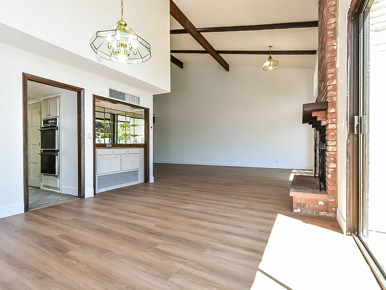 2413 Plaza Del Grande — Photo 7