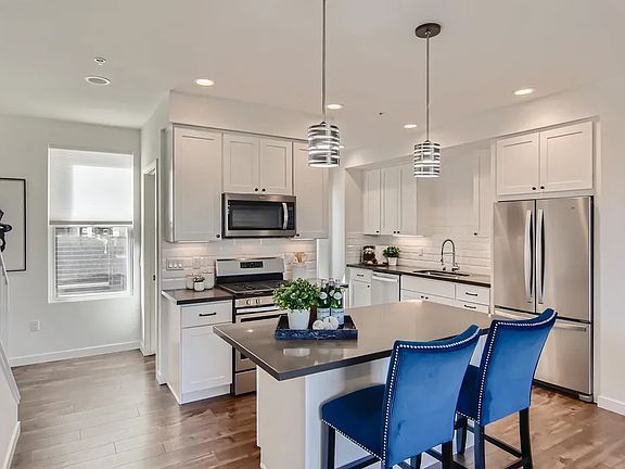 Kitchen, Level 2