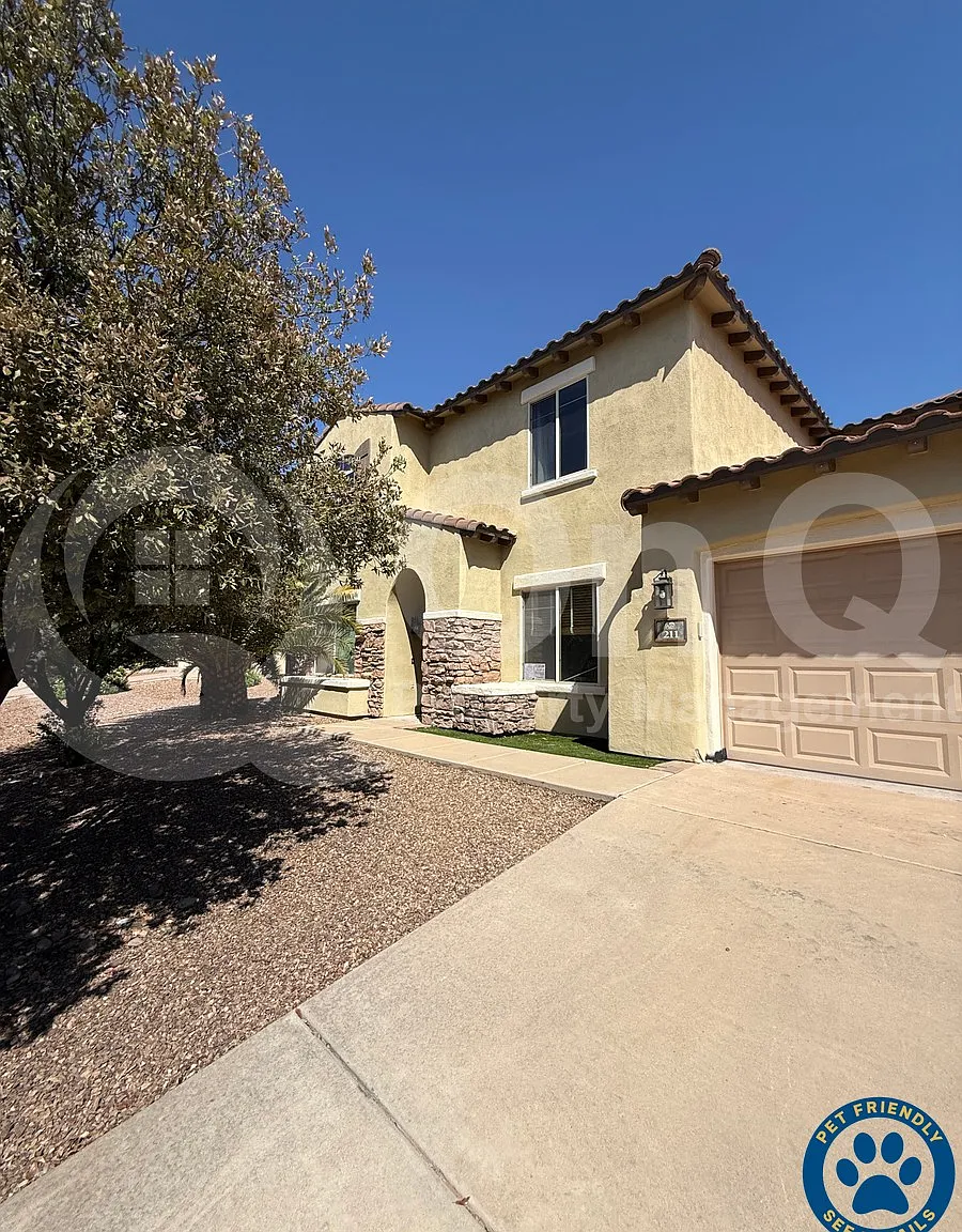 6 bed, 3.5 bath, 2758 sqft, $2,400 — Photo 1